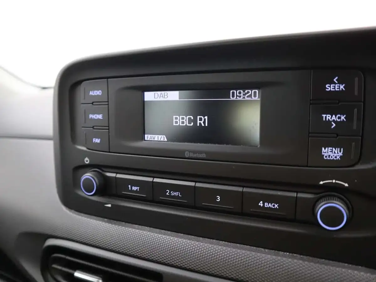 2020-hyundai-i10-10-se-big-20