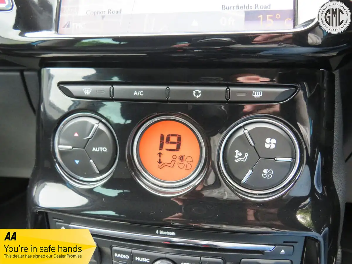 2011-citroen-c3-14-connexion-big-16
