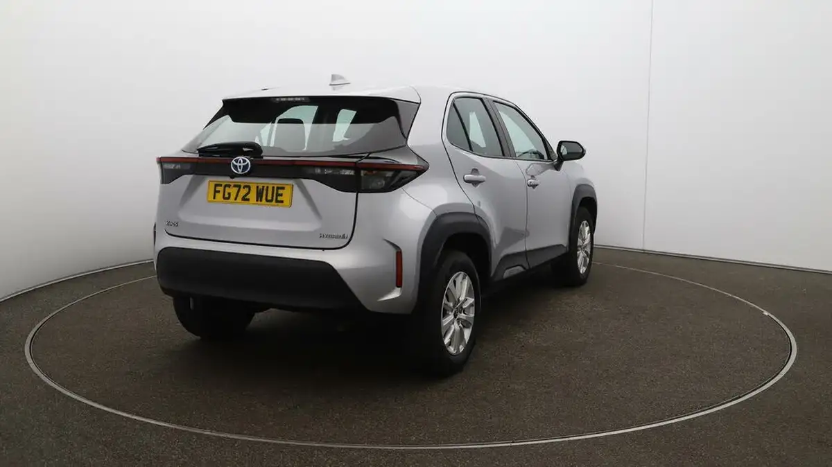 2022-toyota-yaris-cross-15-vvt-i-icon-big-47