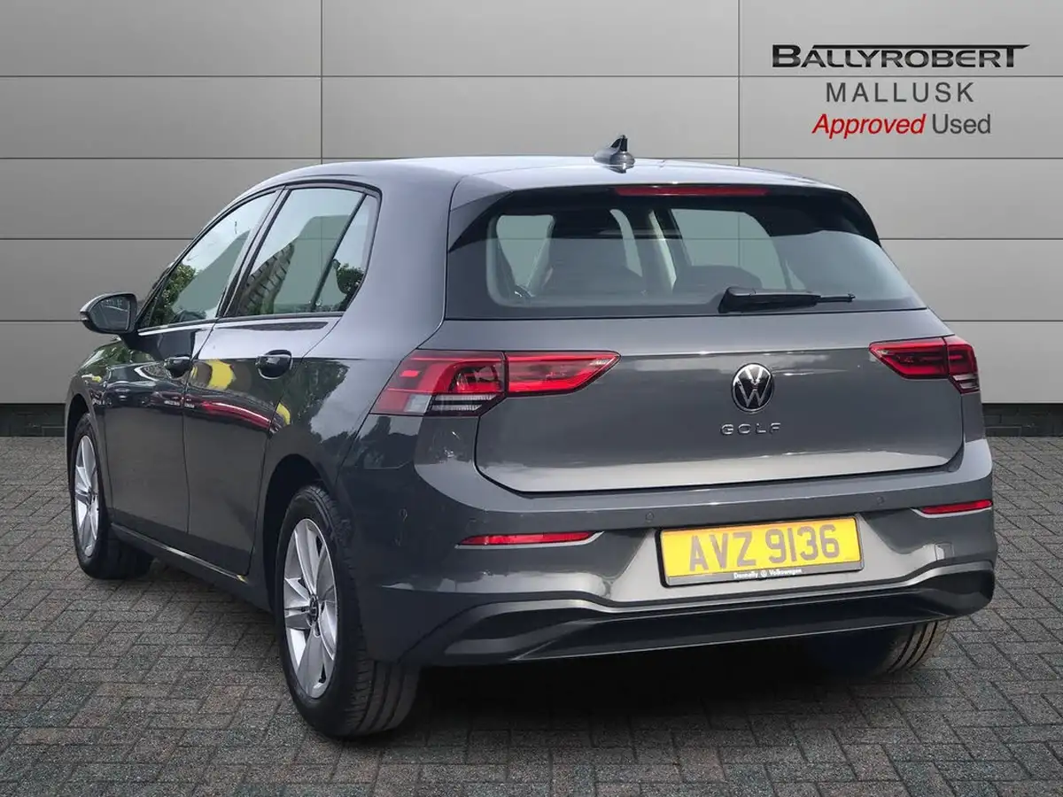2024-volkswagen-golf-10-tsi-life-hatchback-big-1