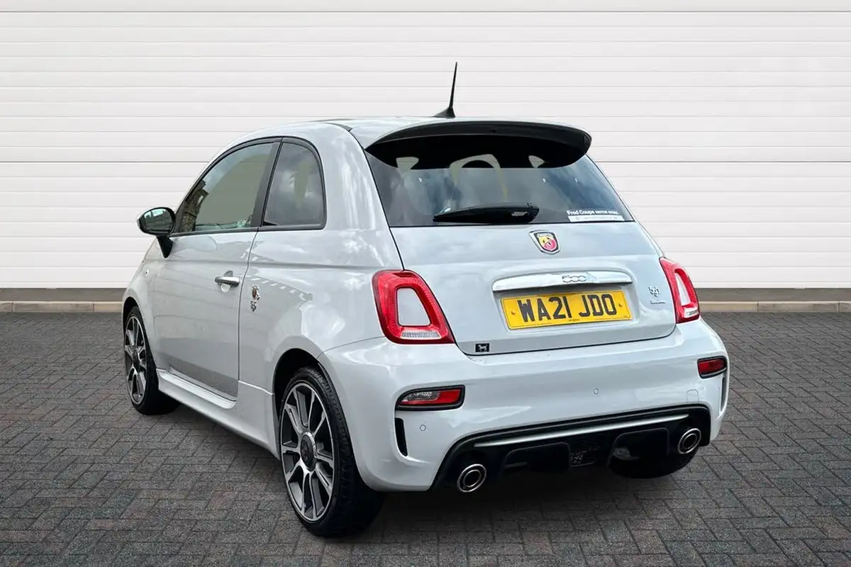 2021-abarth-595-14-tjet-turismo-big-10