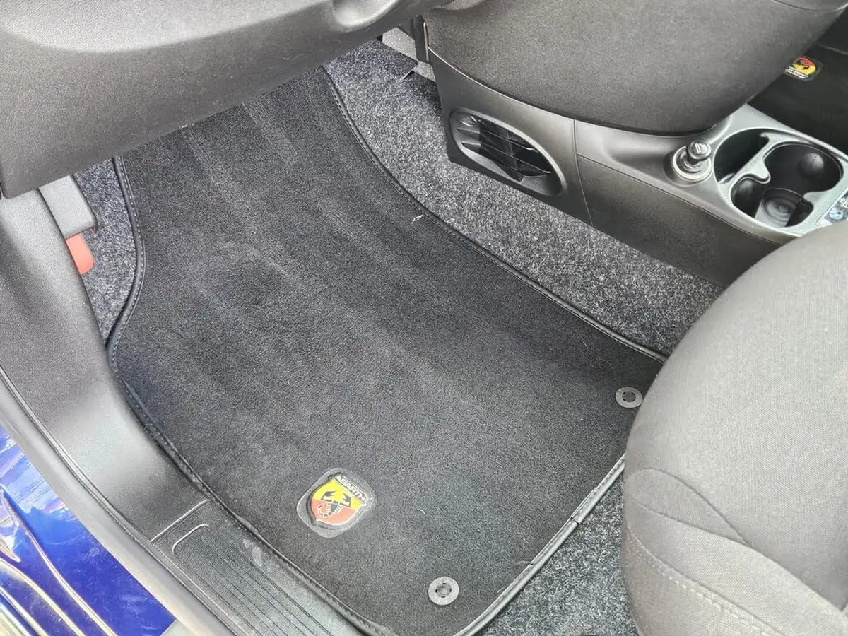 2016-abarth-595-14-tjet-big-18