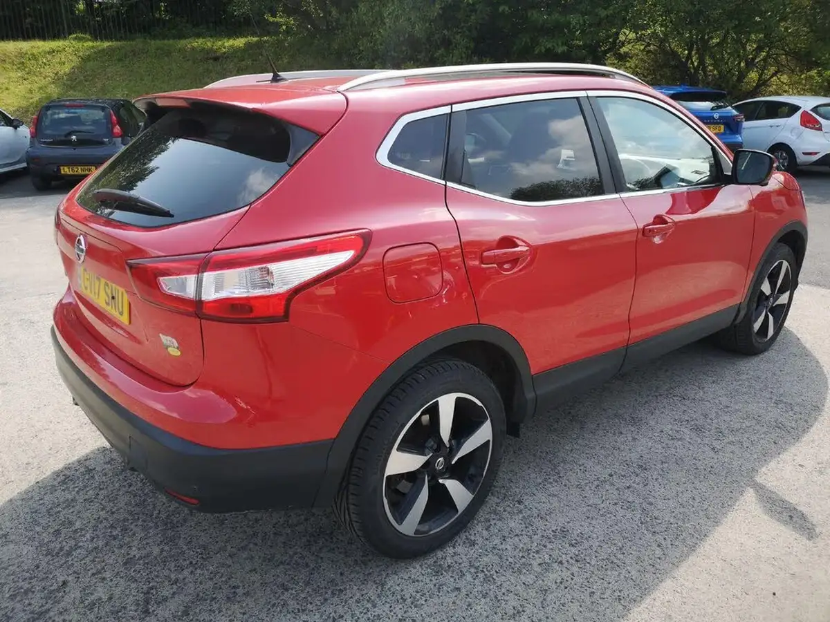 2017-nissan-qashqai-15dci-n-connecta-99g-big-2