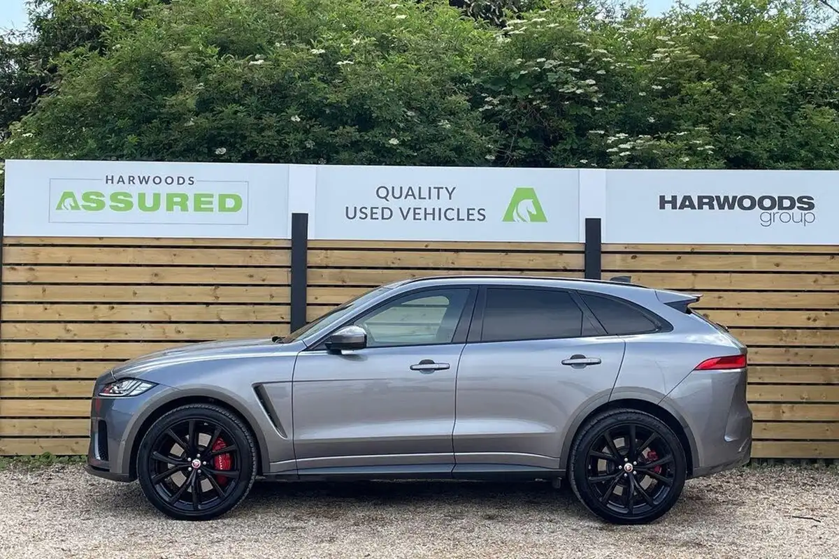 2019-jaguar-f-pace-50-v8-sc-svr-big-10