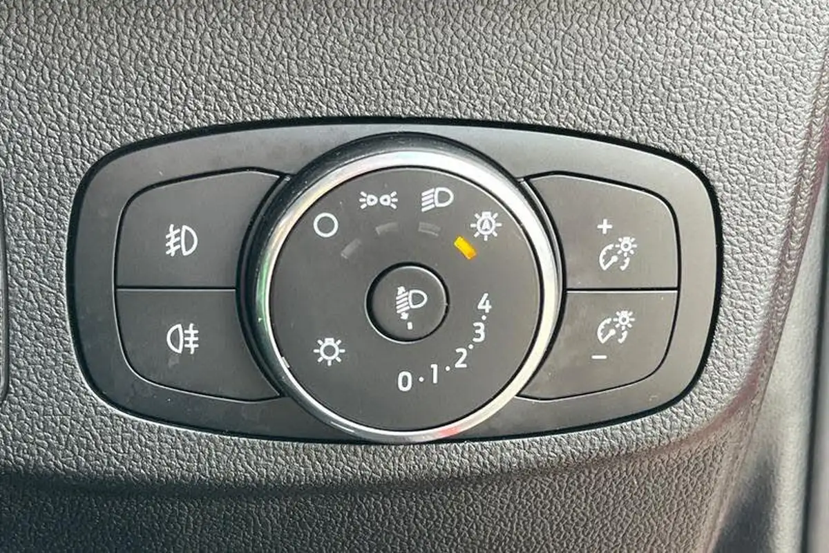 2022-ford-focus-10t-trend-hybrid-mhev-hatchback-powershift-big-34