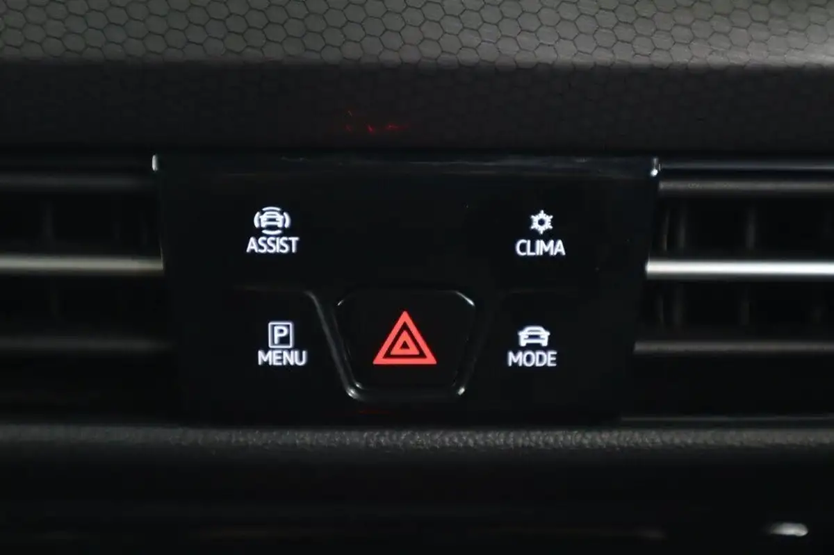 2023-volkswagen-golf-20-tsi-gti-dsg-big-19