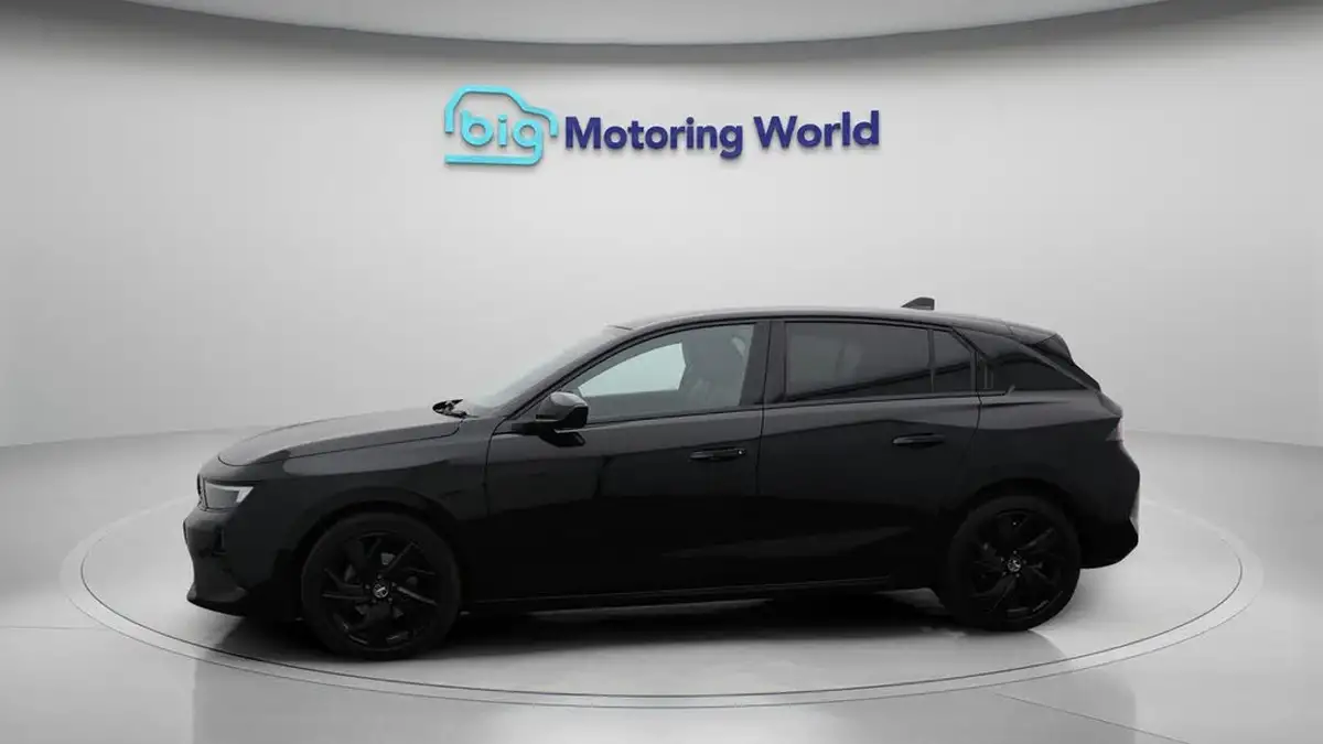 2023-vauxhall-astra-12-turbo-gs-hatchback-auto-big-4