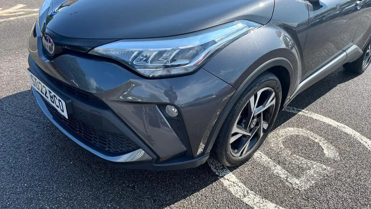2022-toyota-c-hr-18-vvt-i-design-big-39