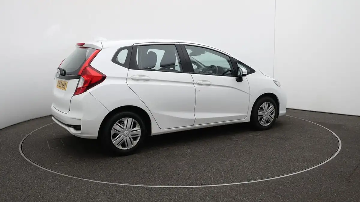 2019-honda-jazz-13-i-vtec-s-big-50