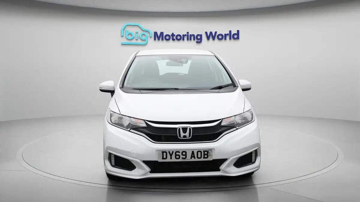 2019-honda-jazz-13-i-vtec-s-big-2