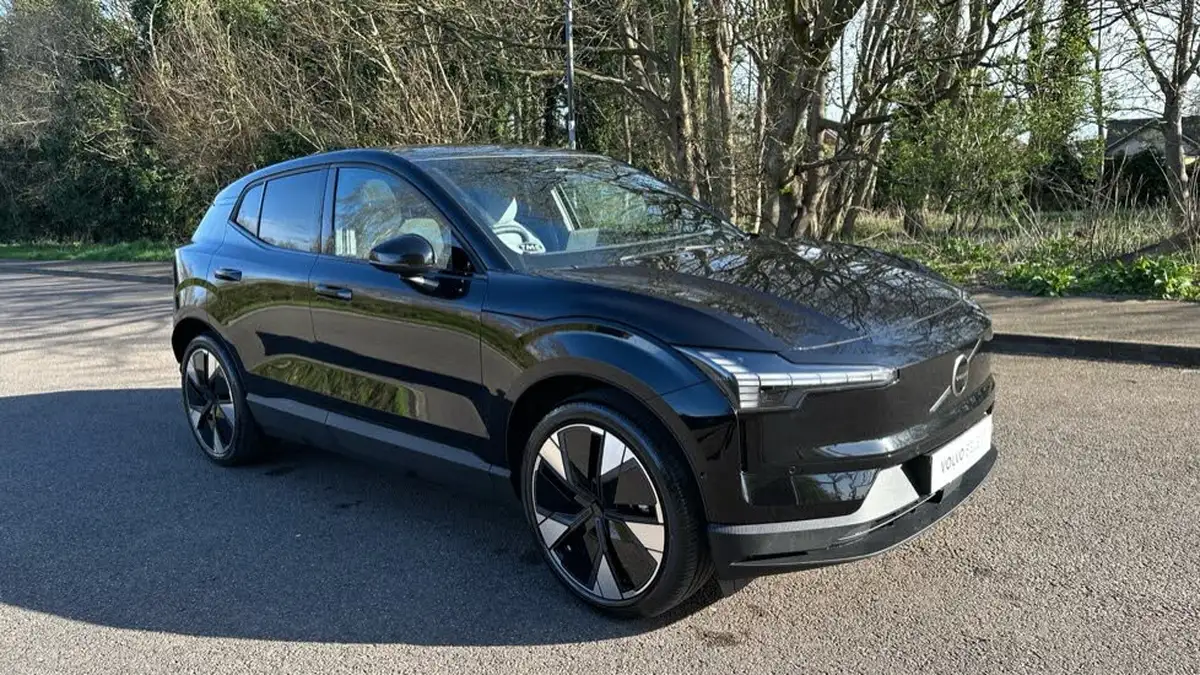 2025-volvo-ex30-e-single-motor-ultra-big-39