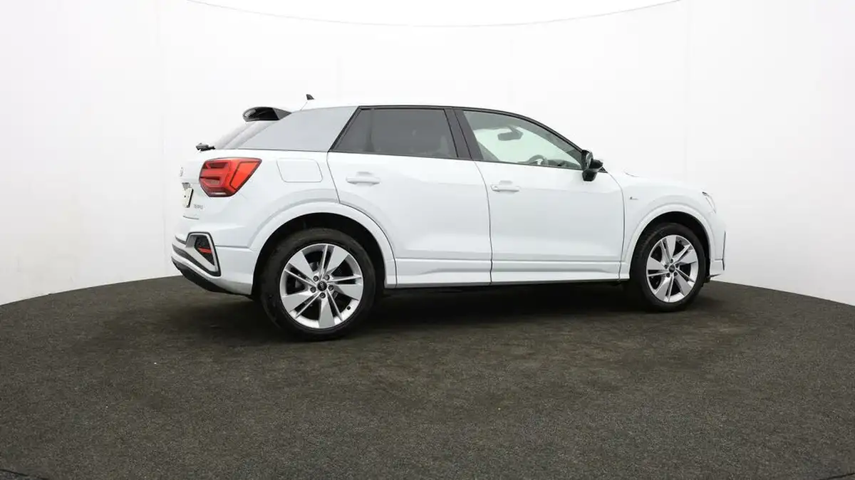 2021-audi-q2-10-30-tfsi-s-line-big-36