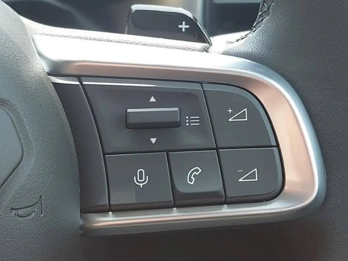 2025-jeep-avenger-12-gse-summit-e-hybrid-48v-auto-big-18