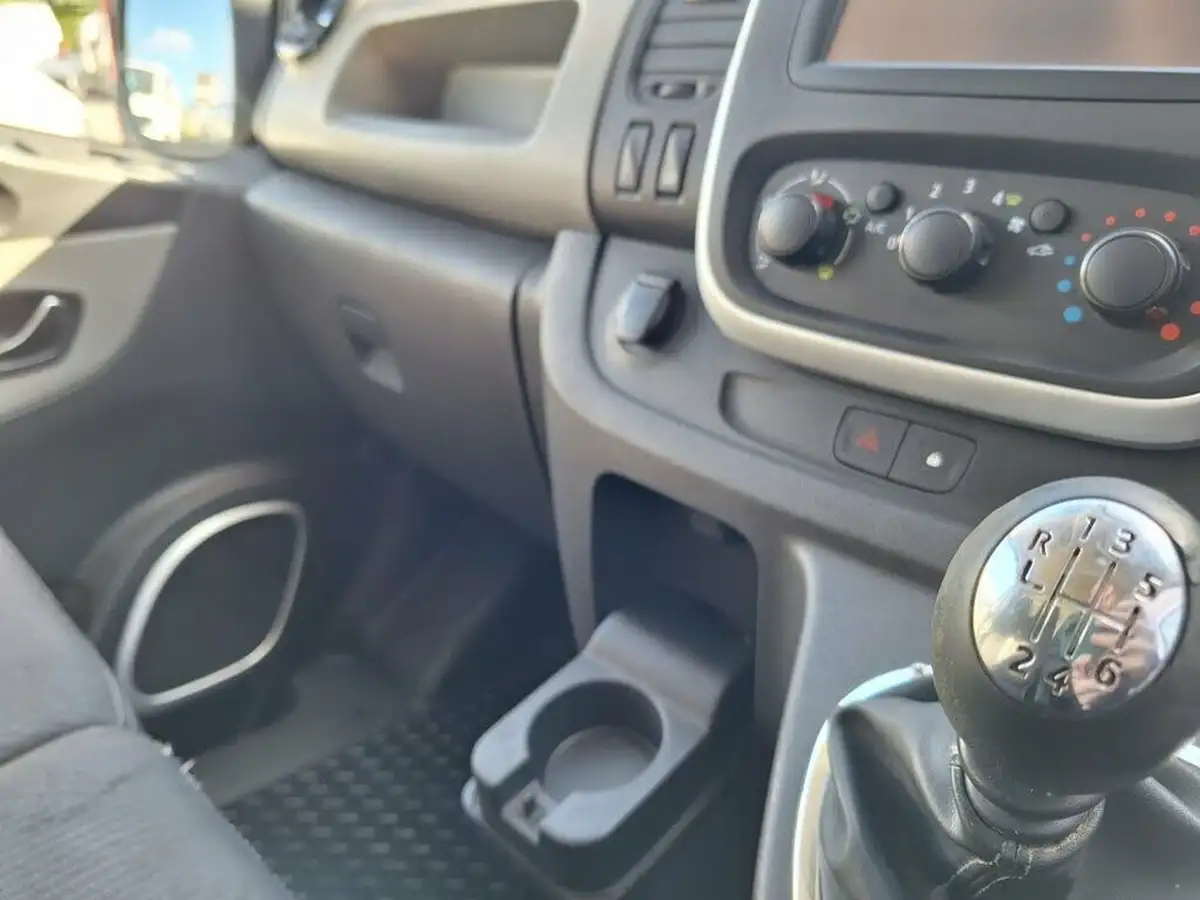 2019-nissan-nv300-16dci-tekna-l1h1-120ps-10t-panel-van-big-27