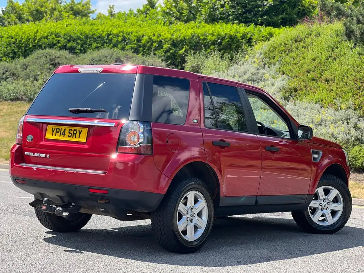 2014-land-rover-freelander-2-22td4-gs-big-9