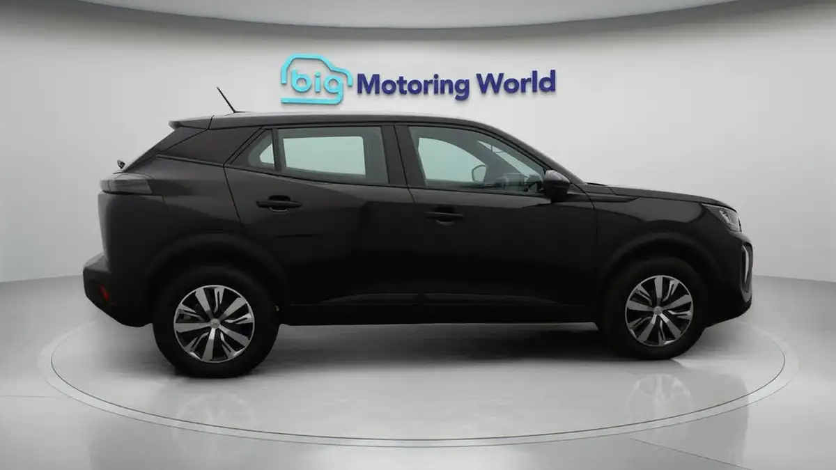 2023-peugeot-2008-suv-12-puretech-active-big-8
