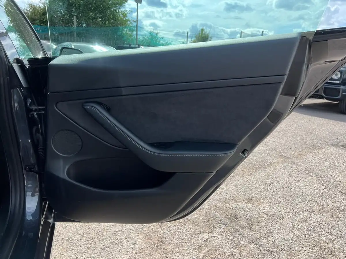 2021-tesla-model-3-e-long-range-4x4-big-31