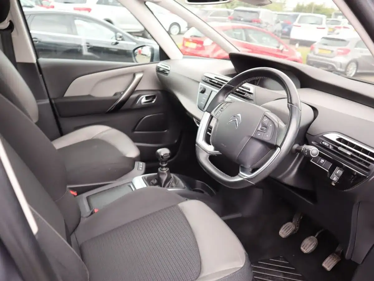2019-citroen-c4-spacetourer-15bluehdi-flair-big-18