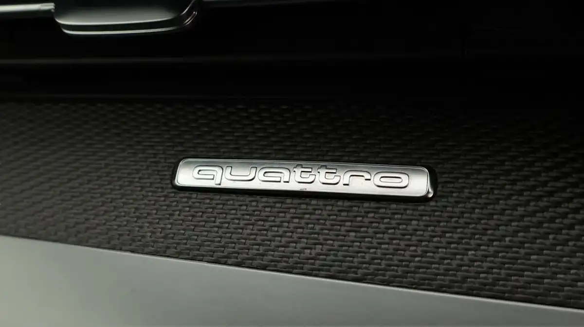 2022-audi-rs3-25-tfsi-sportback-5d-big-24