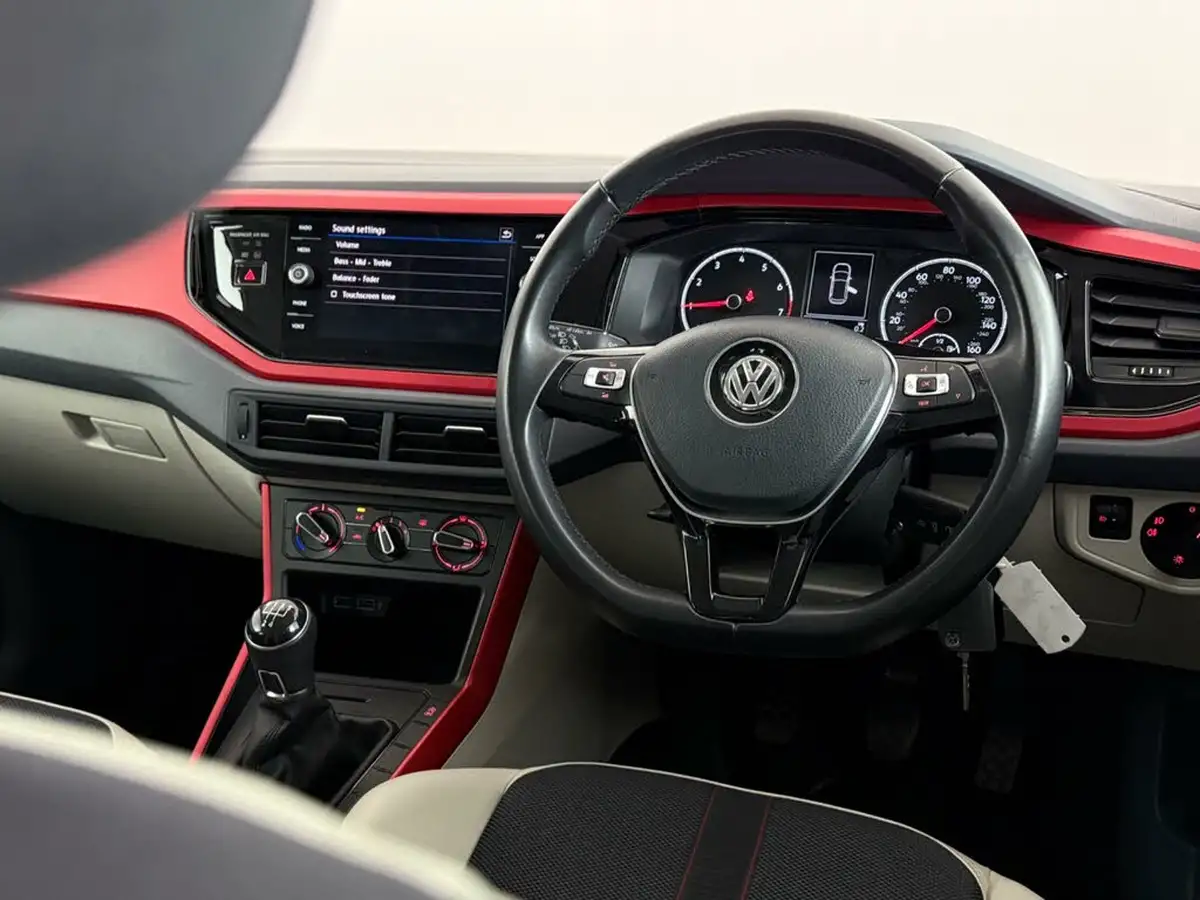 2020-volkswagen-polo-10-beats-80ps-big-15
