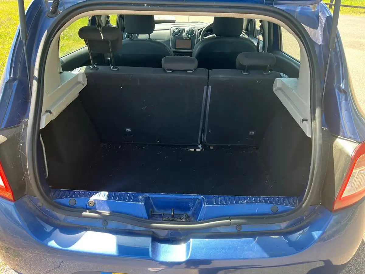 2015-dacia-sandero-15d-laureate-big-17