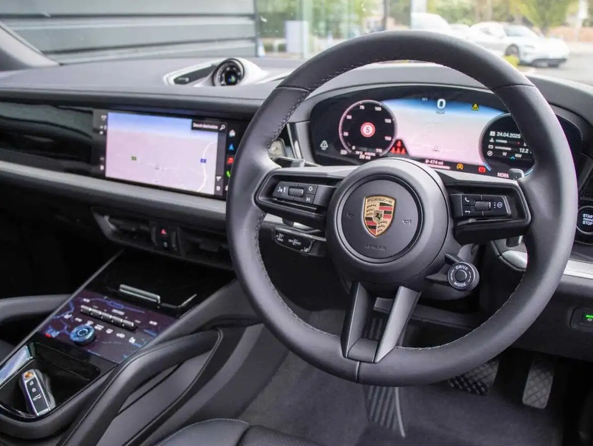 2025-porsche-cayenne-30-v6-353ps-station-wagon-big-8