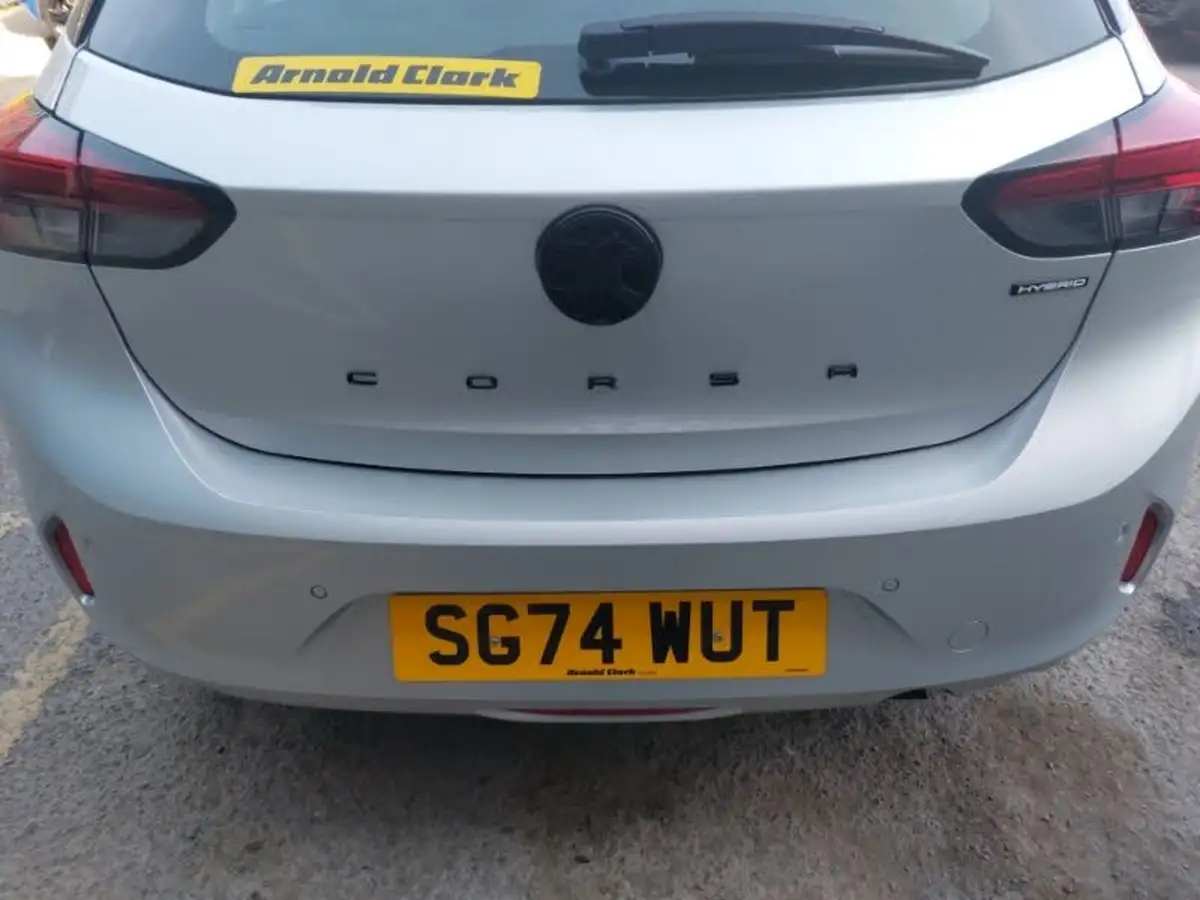 2024-vauxhall-corsa-12-turbo-design-hybrid-e-dct6-auto-big-18