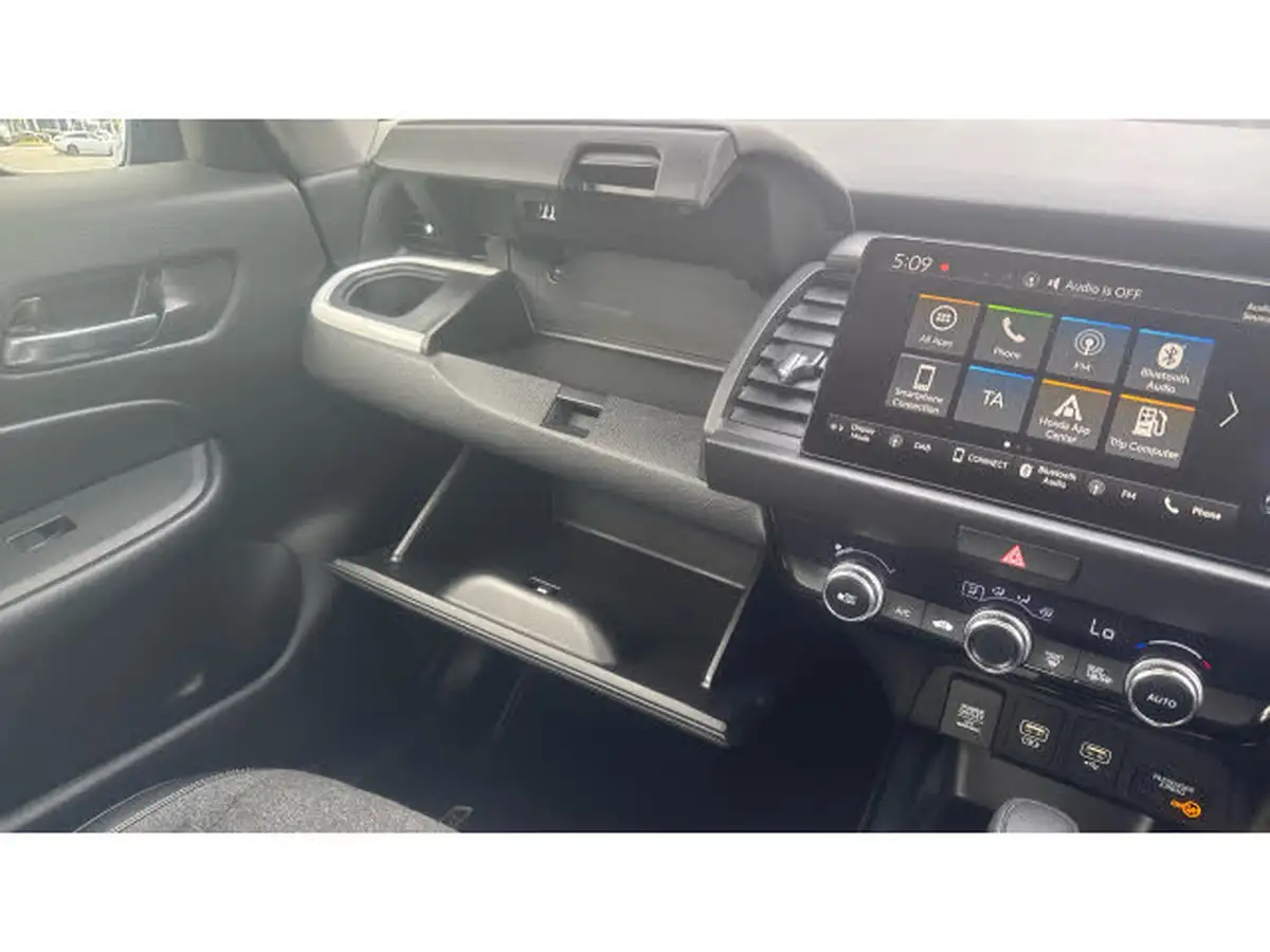 2022-honda-jazz-15-i-mmd-sr-109ps-big-22