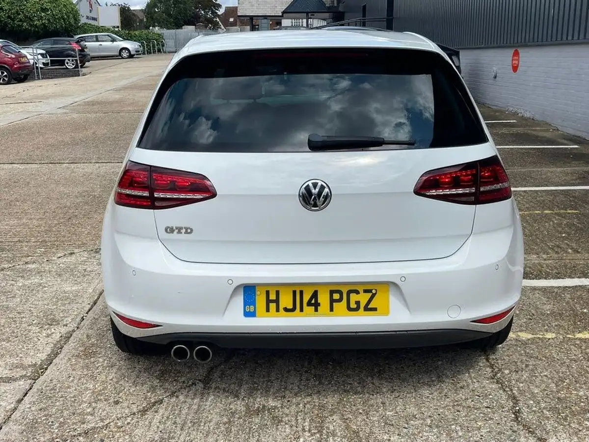 2014-volkswagen-golf-20tdi-gtd-3d-big-64
