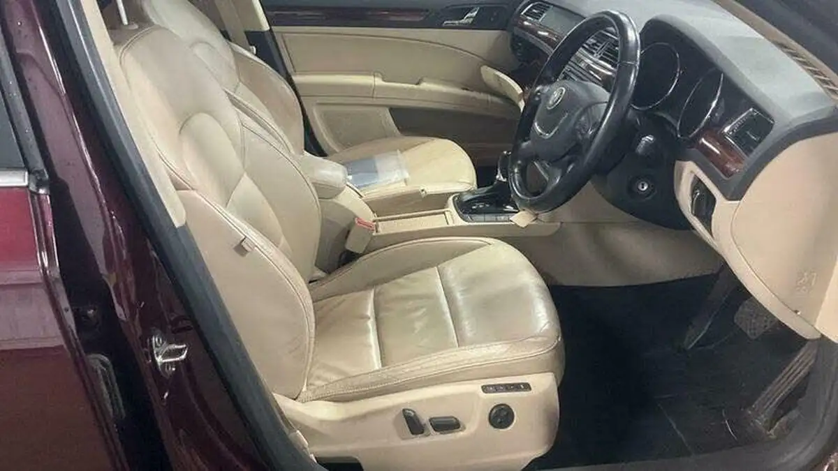 2013-skoda-superb-18-elegance-162ps-hatchback-dsg-big-11