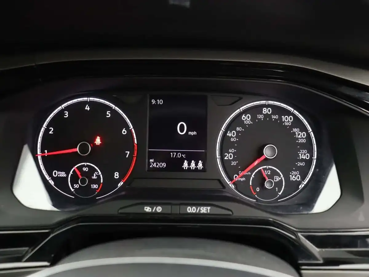 2018-volkswagen-polo-10-se-75ps-big-24