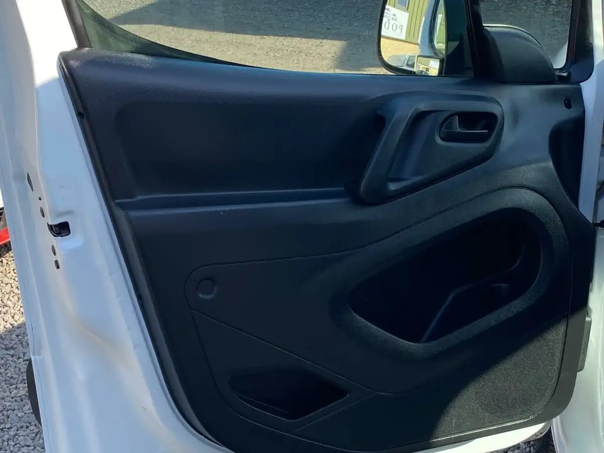 2017-citroen-berlingo-16td-l2-750-lx-16bluehdi-100eu6-ss-panel-big-48