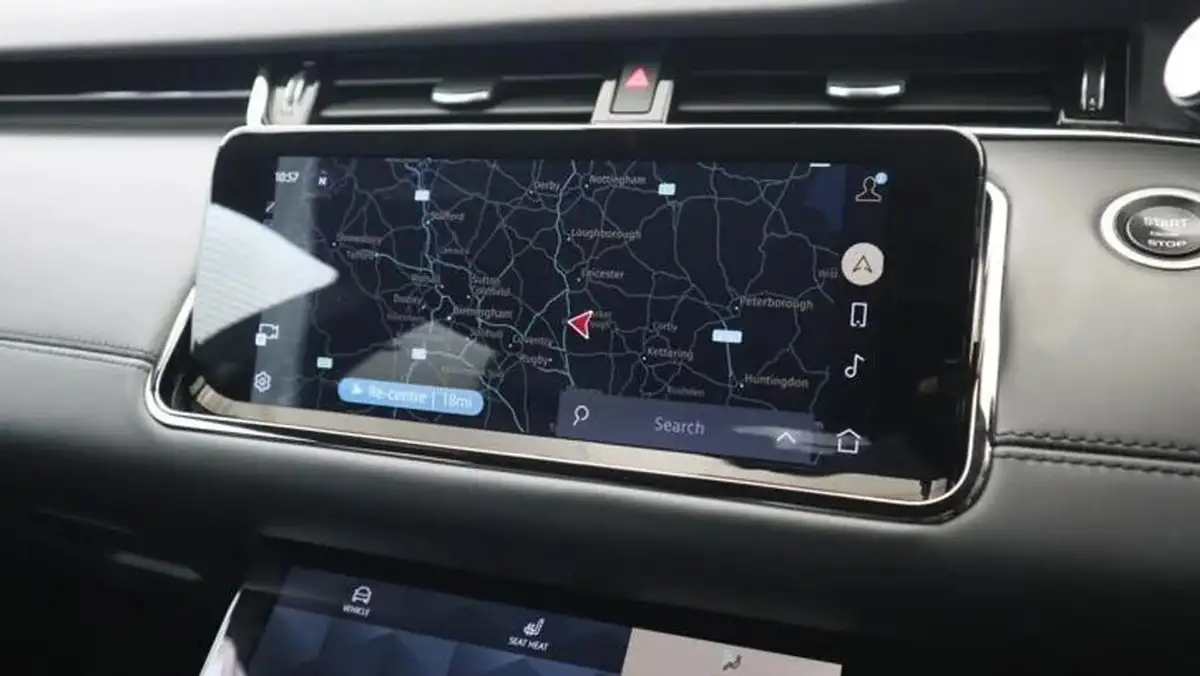 2023-land-rover-range-rover-evoque-15-p300e-r-dynamic-hse-big-11