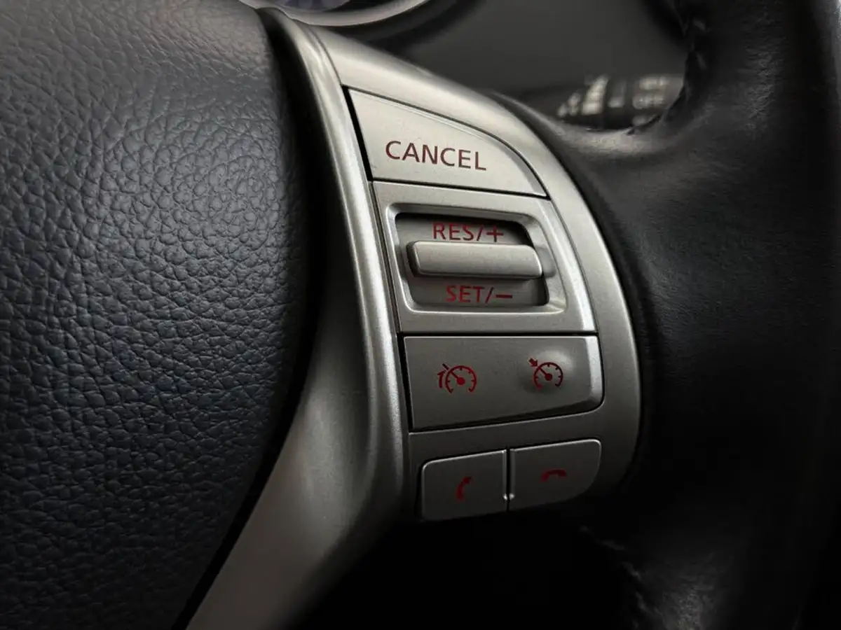 2016-nissan-qashqai-12-dig-t-n-connecta-xtronic-cvt-big-23