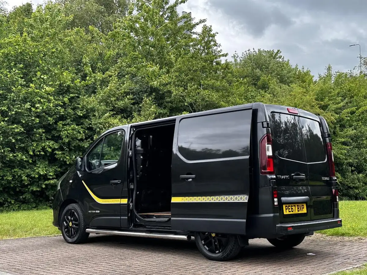 2017-renault-trafic-16dci-sl27-125-formula-edition-big-24