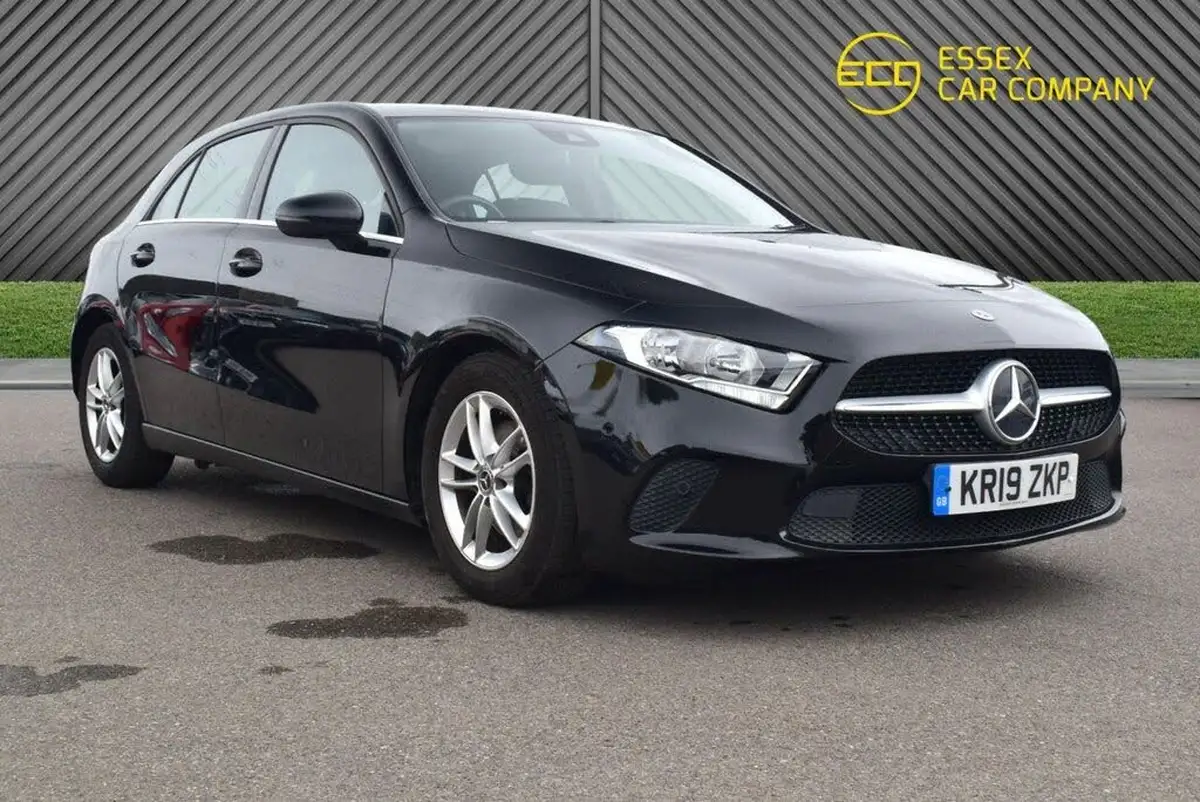 2019-mercedes-benz-a-class-15d-a180d-se-executive-7g-dct-big-7