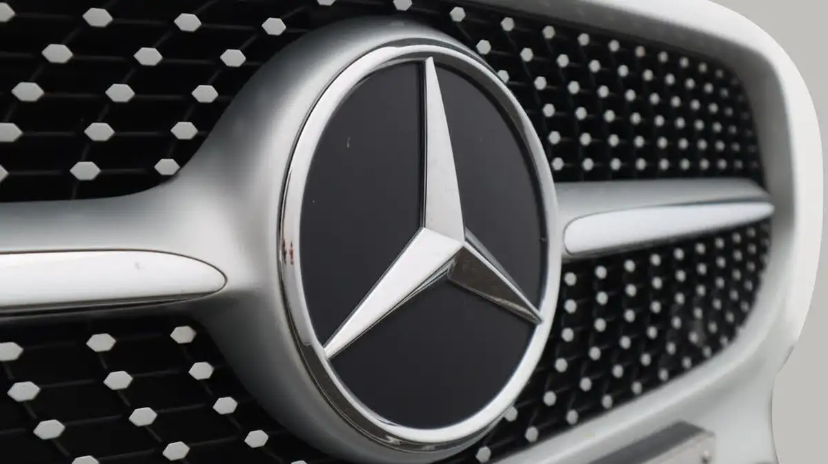 2019-mercedes-benz-a-class-13-a200-amg-line-premium-hatchback-5d-big-22