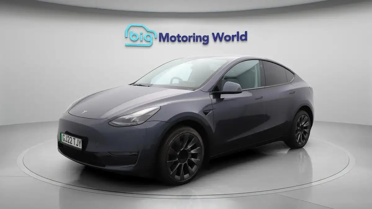 2022-tesla-model-y-e-long-range-big-3