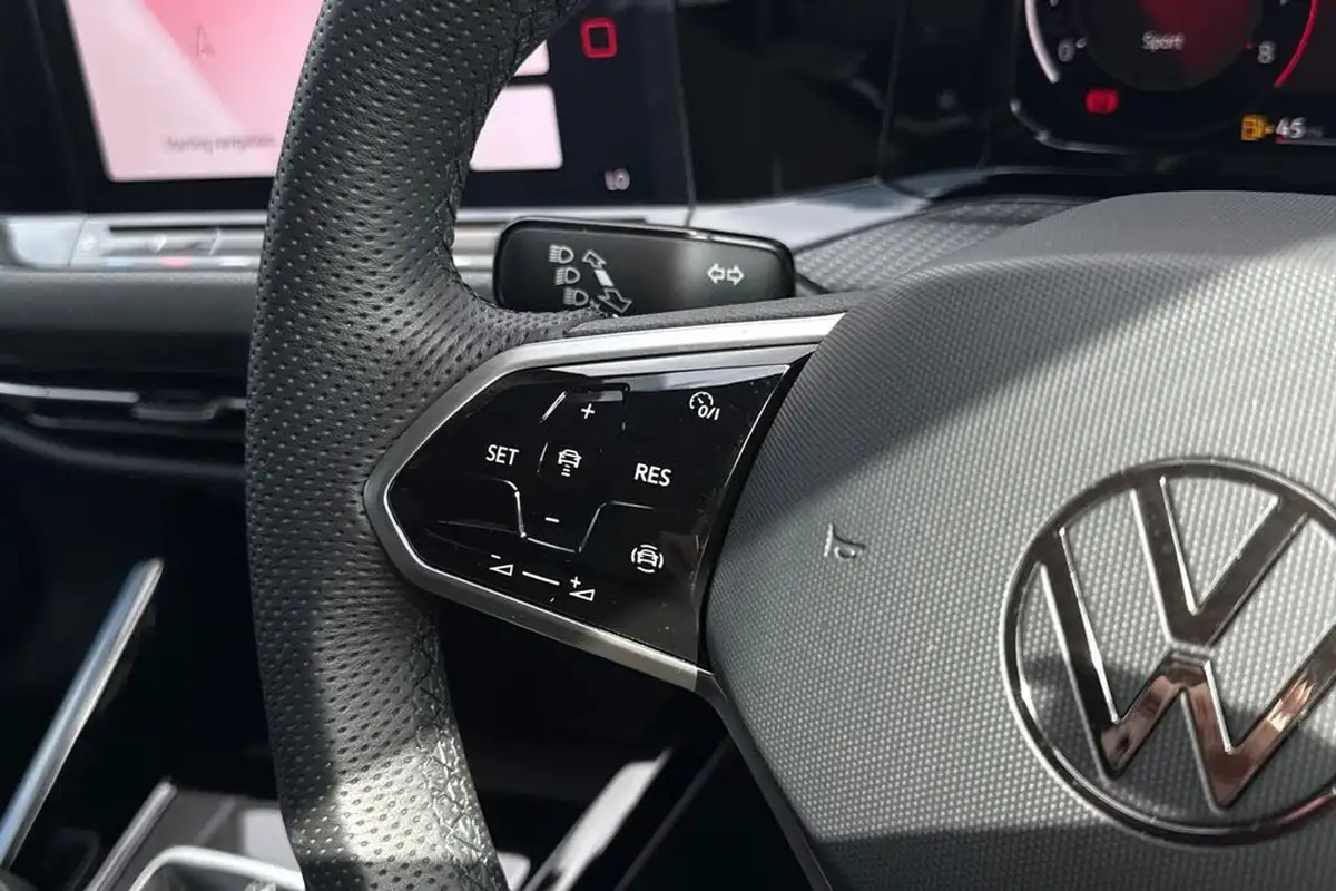 2024-volkswagen-golf-15-tsi-r-line-150ps-evo-hatchback-big-25