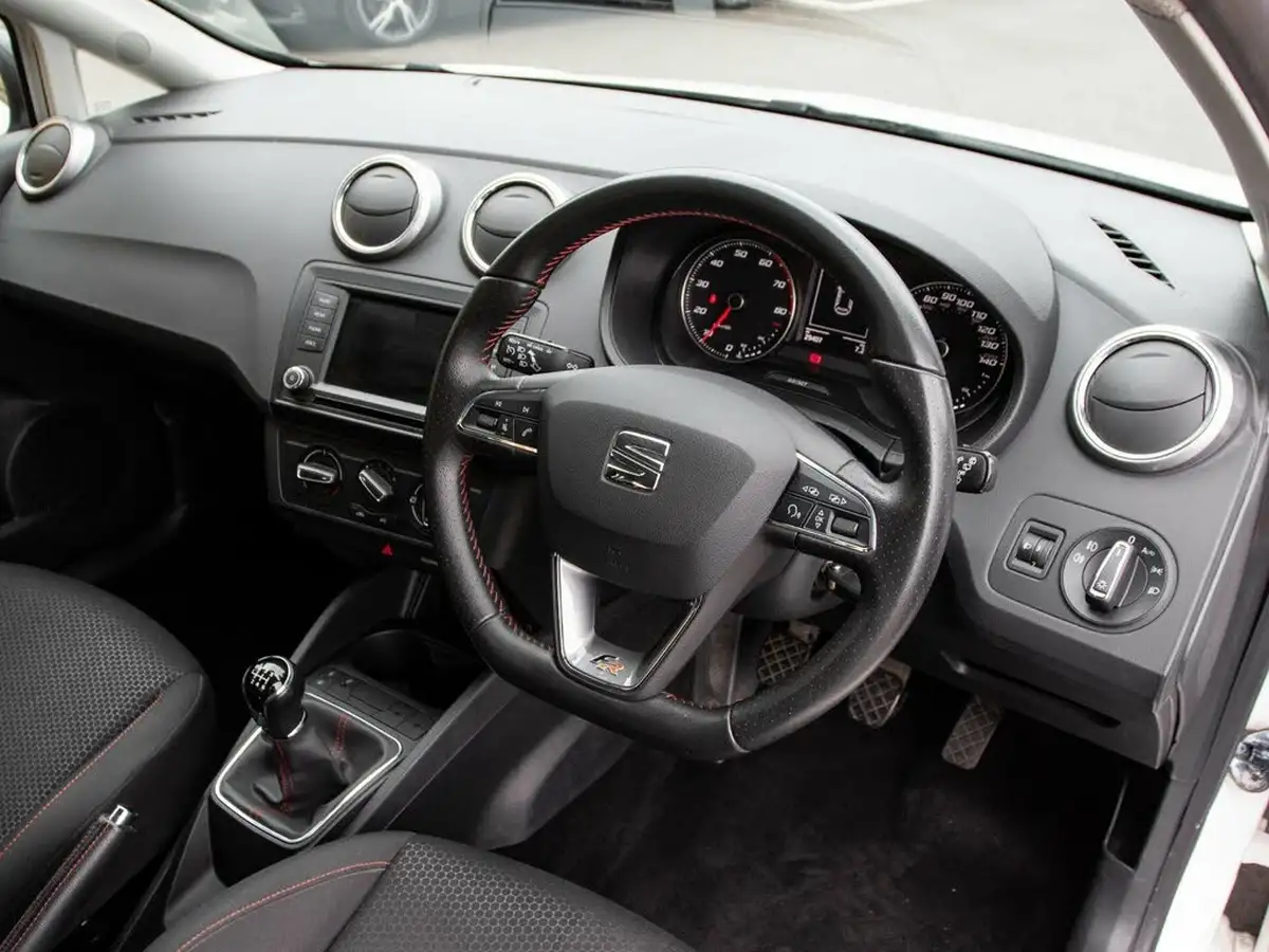 2017-seat-ibiza-12-tsi-fr-technology-110ps-hatchback-5d-big-3