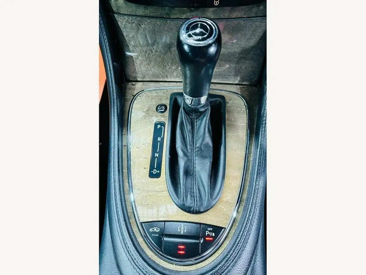 2008-mercedes-benz-cls-class-30td-cls320-big-22