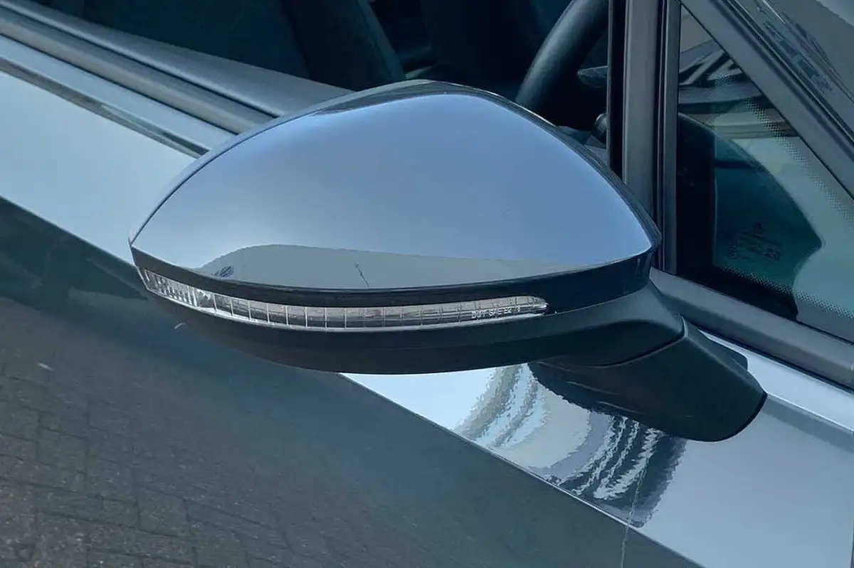 2023-volkswagen-golf-15-tsi-life-130ps-hatchback-big-22