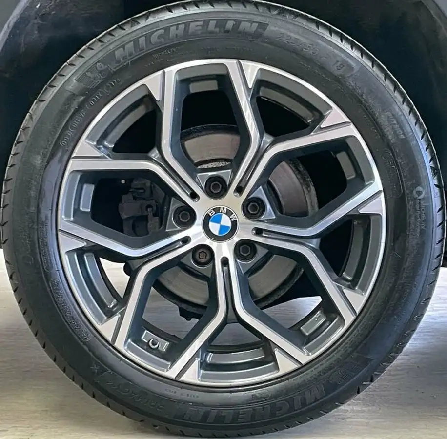 2019-bmw-x1-20td-sdrive18d-xline-sport-auto-big-18