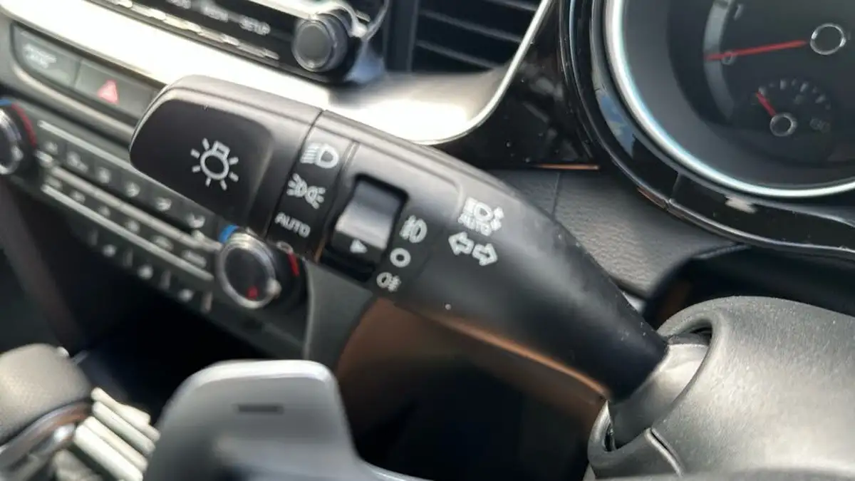 2025-kia-ceed-15-t-gdi-gt-line-dct-big-14