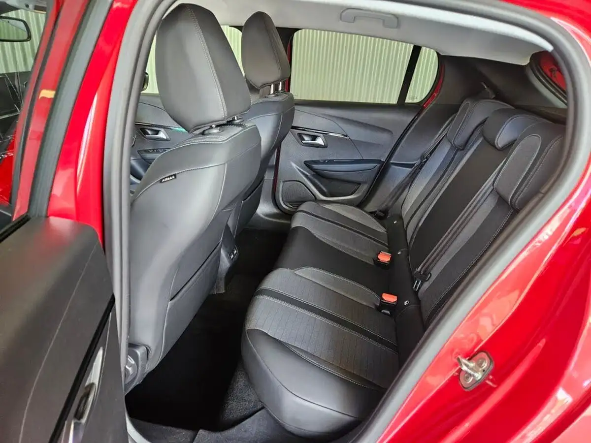2020-peugeot-208-12-puretech-allure-premium-100bhp-big-31
