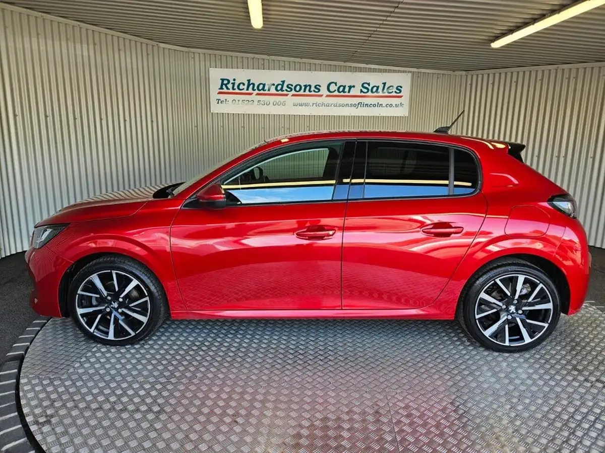 2020-peugeot-208-12-puretech-allure-premium-100bhp-big-7