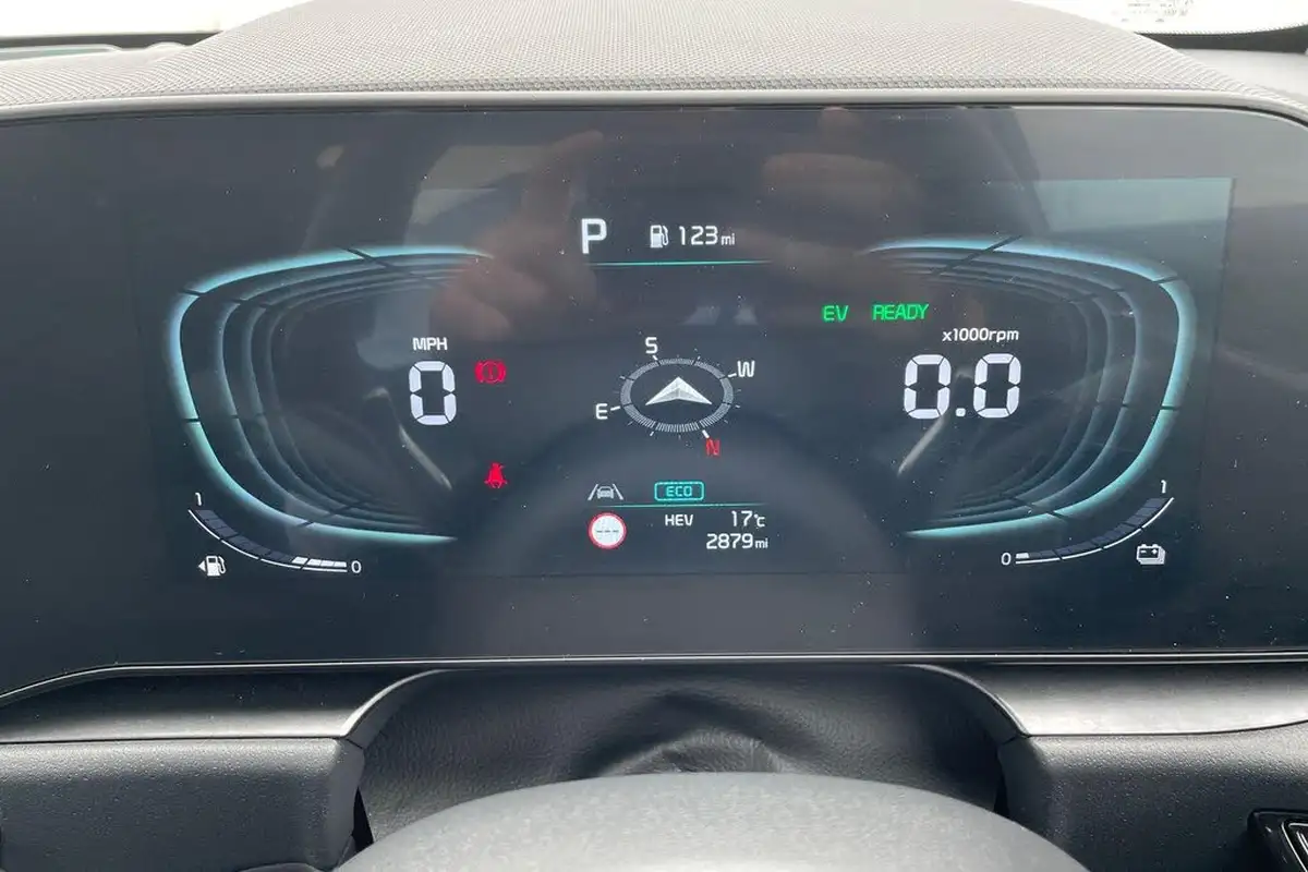 2024-kia-niro-16-gdi-3-168bhp-phev-111kwh-big-13