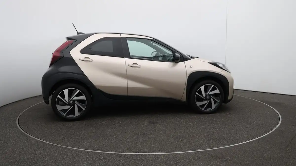 2022-toyota-aygo-x-10-vvt-i-edge-cvt-big-47