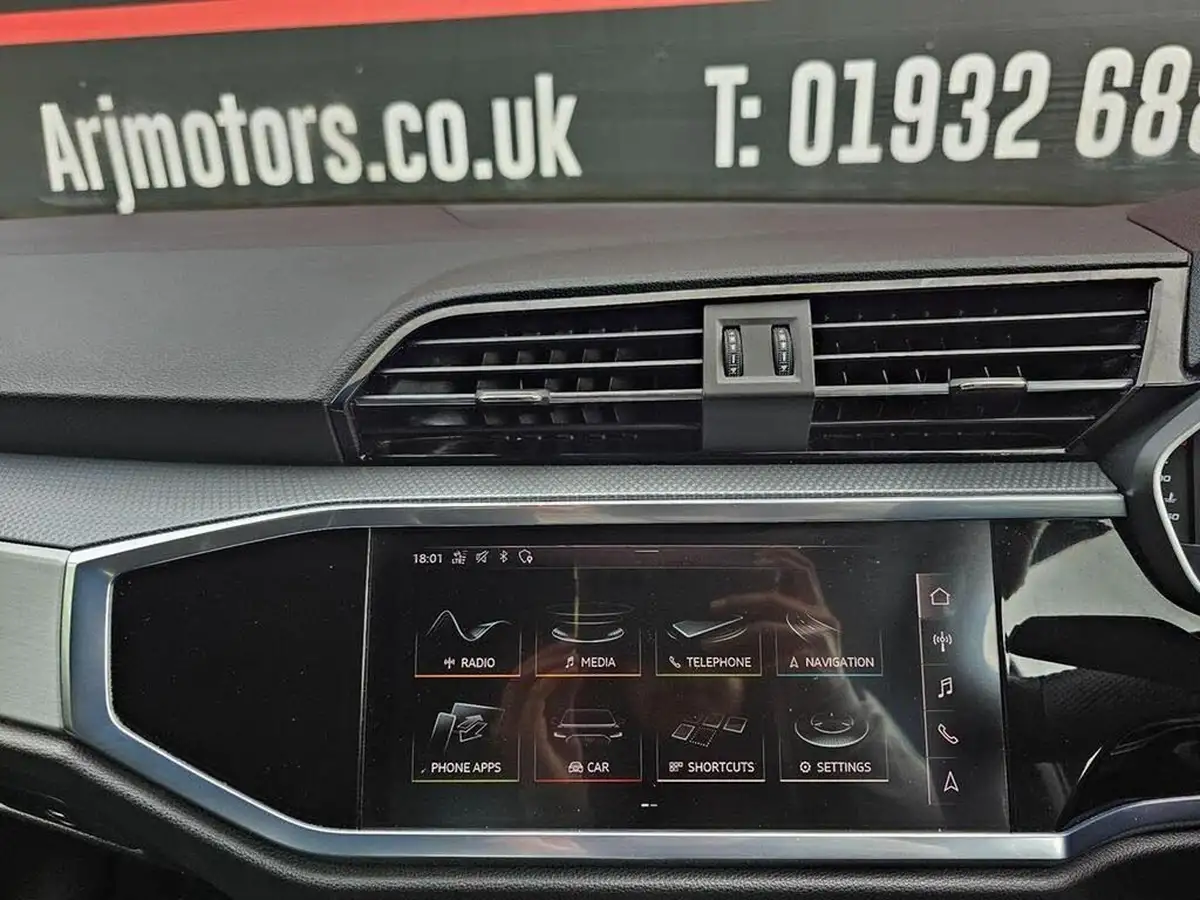 2019-audi-q3-20-40-tfsi-s-line-big-22
