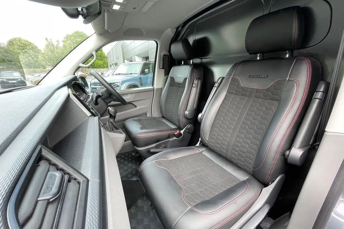 2024-volkswagen-transporter-20bitdi-t32-sportline-bmt-swb-panel-van-big-42